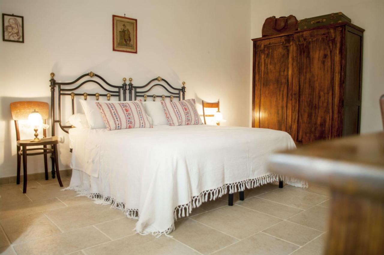 Il Trullo Bianco A Masseria Santalachicca Masseria Orimini Kültér fotó